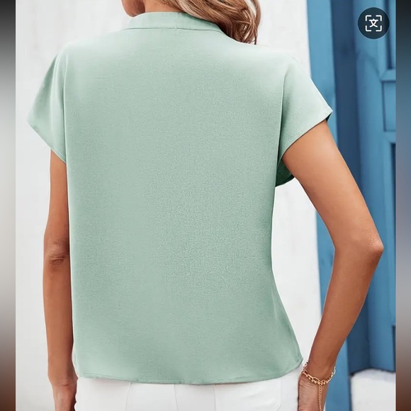 Elegant Mint Green Sequin Top NWOT - Picture 5 of 13